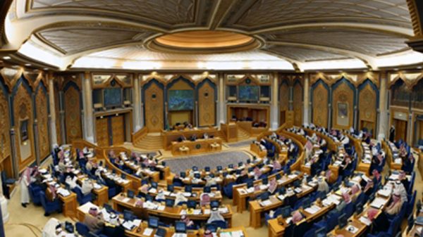 الشورى السعودي يقر فصل العضوات عن الأعضاء في المجالس البلدية